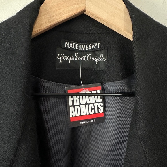 Reworked Vintage Oversized Black Blazer With Red Vintage Crest Patch Size 4 - Picture 2 of 10